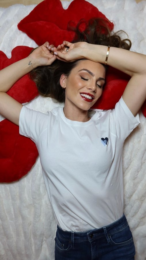 Instagram post by @ninasenicar for s.Oliver. Caption reads: Imam poklon za vas zaljubljene 🥰
Sve u @soliver....