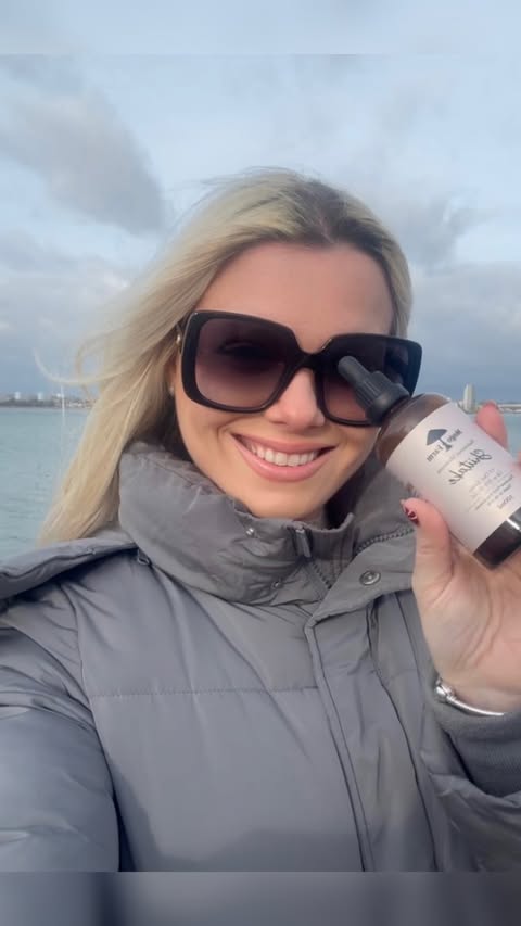 Instagram post by @zoelouisenoble for Mumsnet. Caption reads: Life is busy and my brain used to feel like it....