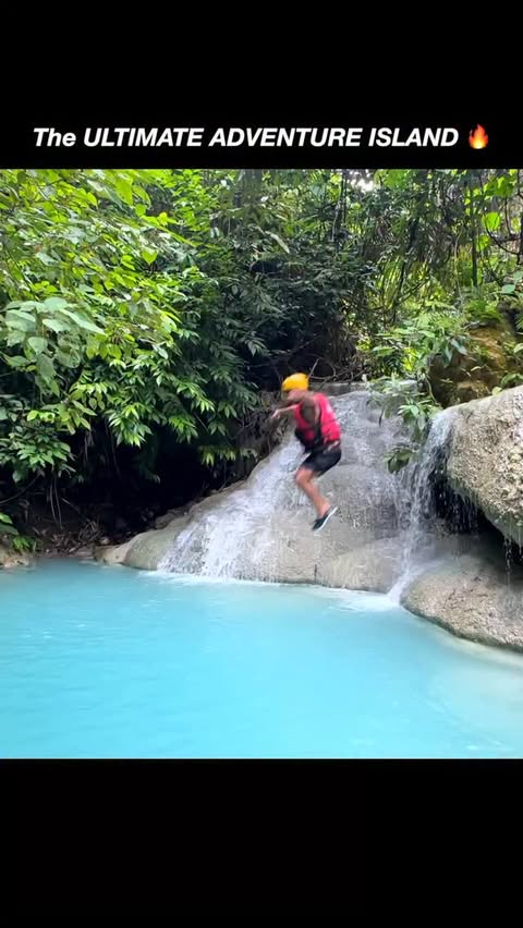 Instagram post by @soumilvlogs for Wise. Caption reads: From cliffs to canyons to the deep blue, this visa....