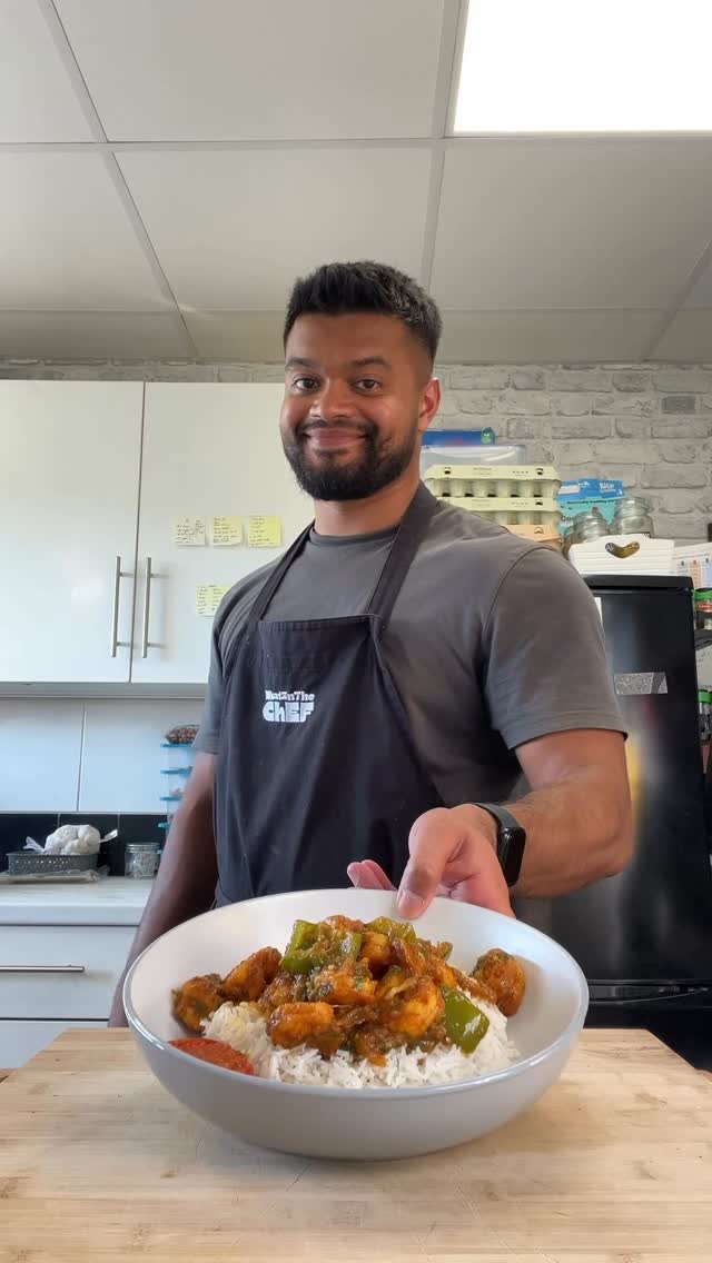 Instagram post by @whatinthechef for Aldi UK. Caption reads: This king prawn bhuna is fire, man! Perfect dish....