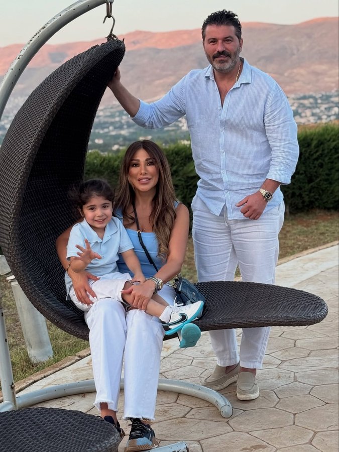 Instagram post by @adamalsayed_ for Namshi. Caption reads: مع مين بتقضو يوم الجمعة ؟؟ 

#السعودية #الكويت....