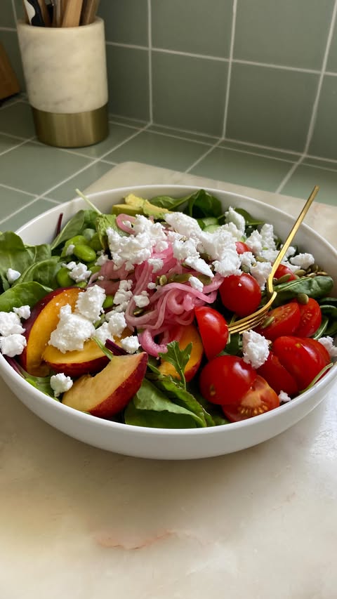 Instagram post by @beccineumann for organicgirl. Caption reads: [...] light + gut healthy summer salad!!....