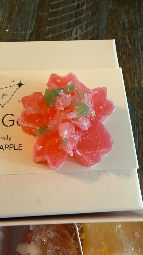 Instagram post by @conservamome for Silky Gem. Caption reads: Hard-to-shop-for teens & tweens? Problem solved!....