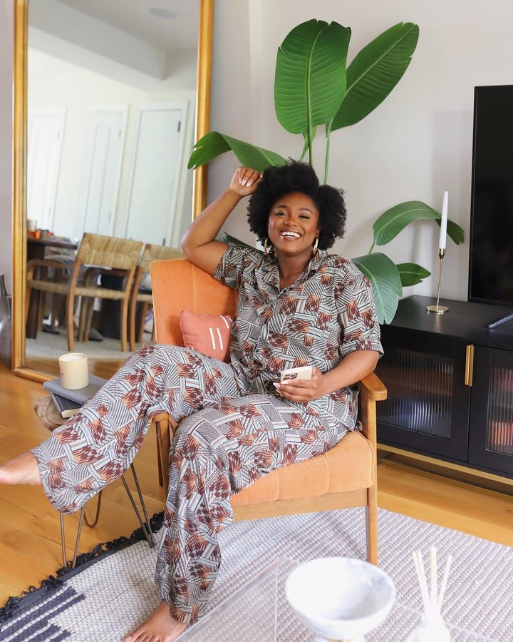 Instagram post by @chiziduru for Fidelity Investments. Caption reads: Let’s talk about money for a second because we are....