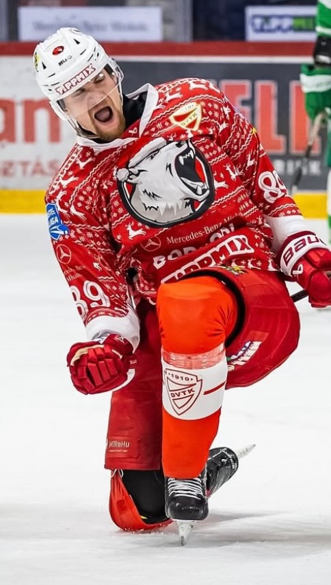 Instagram post by @kovarikhockey for BAUER Hockey. Caption reads: Skills by @jan_blasko 

Powered by....