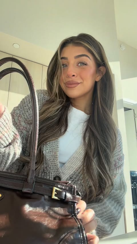 Instagram post by @_giagiudice for Klarna. Caption reads: #klarnapartner Spend the day with me running [...].