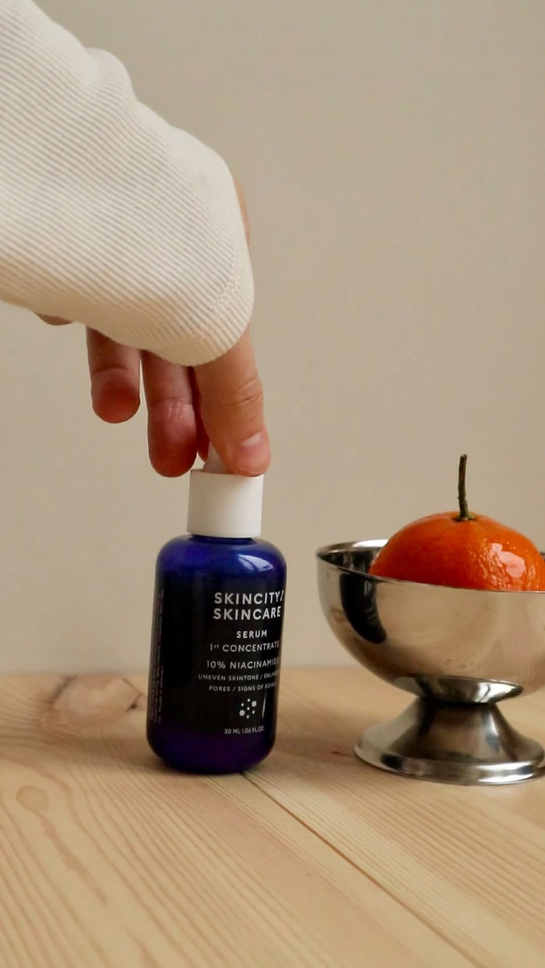 Instagram post by @fashionwithfaith for KICKS. Caption reads: Var med och upptäck dagens erbjudande i @kicks.se....