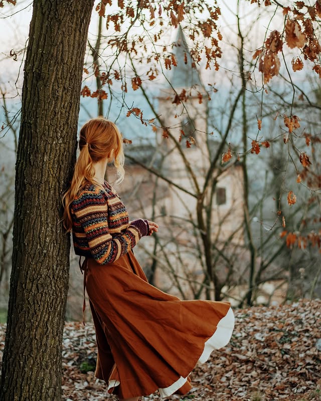 Instagram post by @emilyelenuvole for Son de Flor. Caption reads: Grateful for every lesson, every smile, and every....