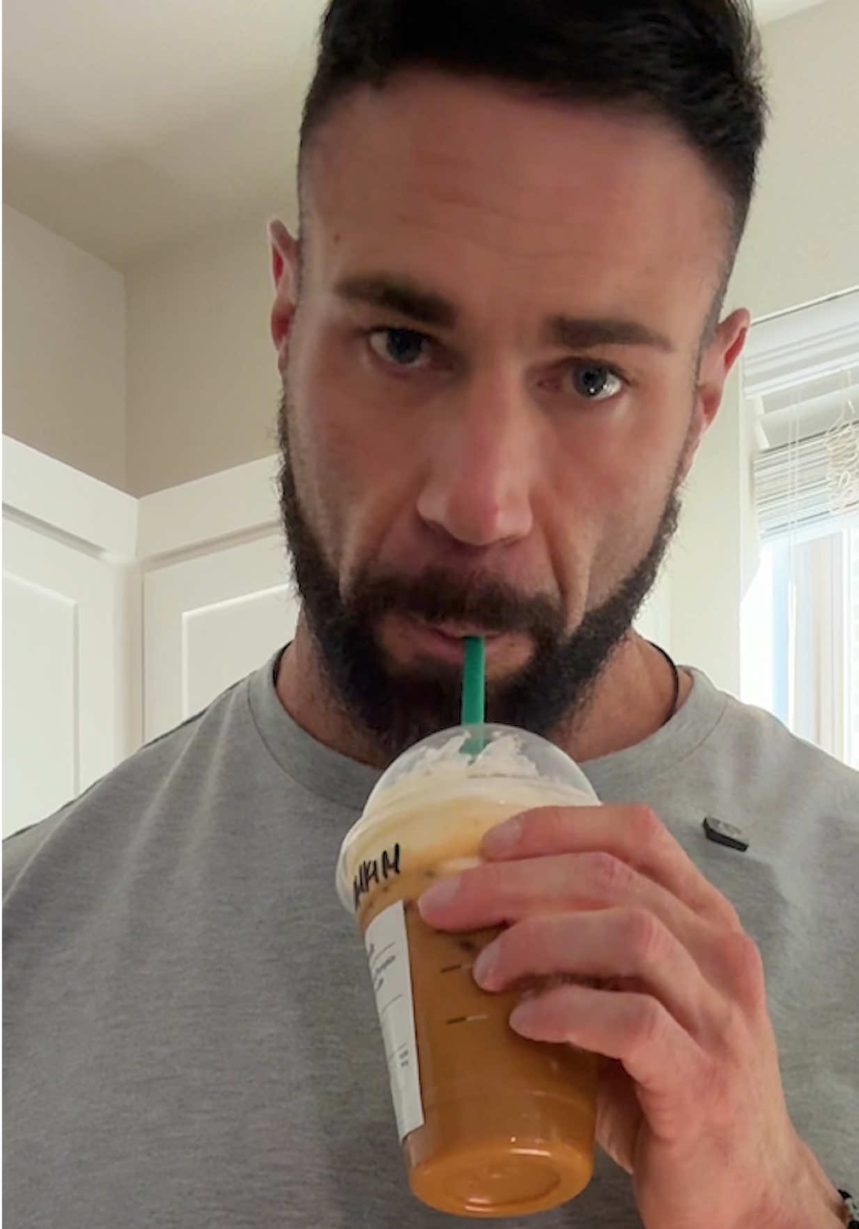 TikTok post by @noeldeyzel_bodybuilder for RYSE Supplements. Caption reads: Pumpkin spice iced latte 💅 #ryse #noeldeyzel  .....