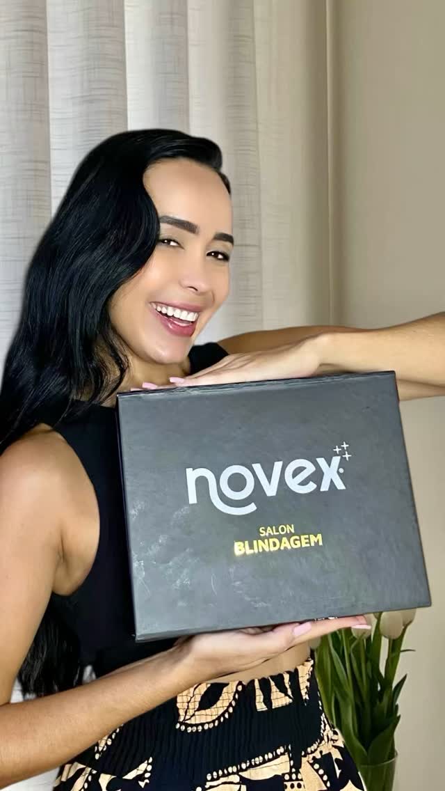 Instagram post by @blog_adrianasouza for Embelleze. Caption reads: [...] do presskit Novex Salon Blindagem
....