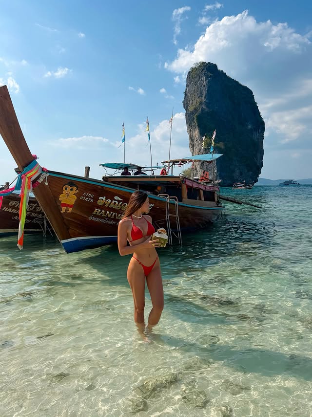 Instagram post by @_oxanna_ for Undiz Family. Caption reads: 🥥❤️ #produitoffert #thailand #paradise.