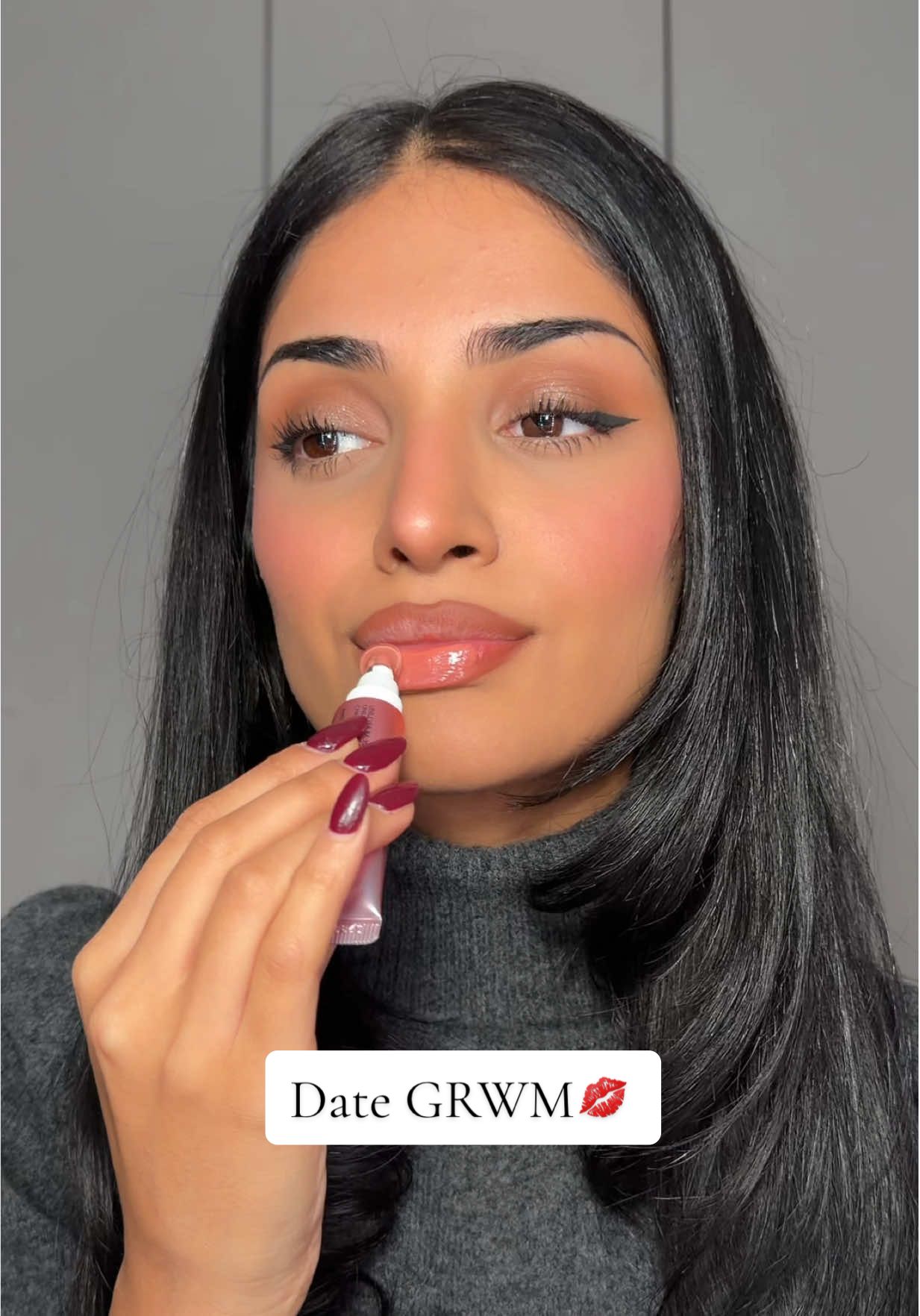 TikTok post by @kimmmann_ for Vaseline. Caption reads: tints, plumps & protects👄 my go to winter lip🫶🏽....