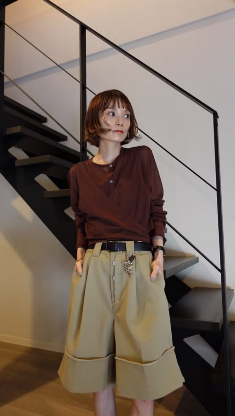 Instagram post by @rihoo914 for ZOZOTOWN. Caption reads: [...] 商品名：LAYERED SHEER CROSS CARDIGAN @zozotown....