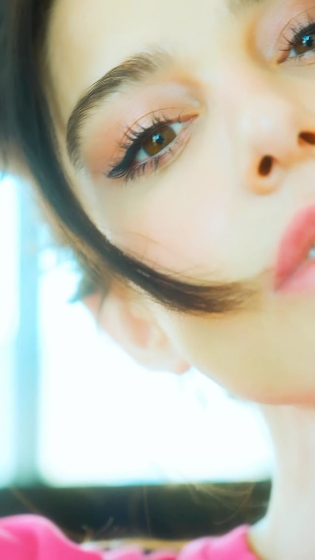 Instagram post by @ozgecangurelofficial for Rinso. Caption reads: Saç bakımım ne kadar önemliyse giysi bakımım da....