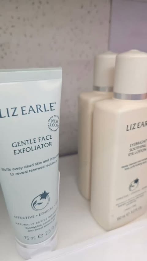 Instagram post by @reviews1990xx for Liz Earle Beauty Co.. Caption reads: #AD @lizearlebeautyco #LizEarleBeauty [...].