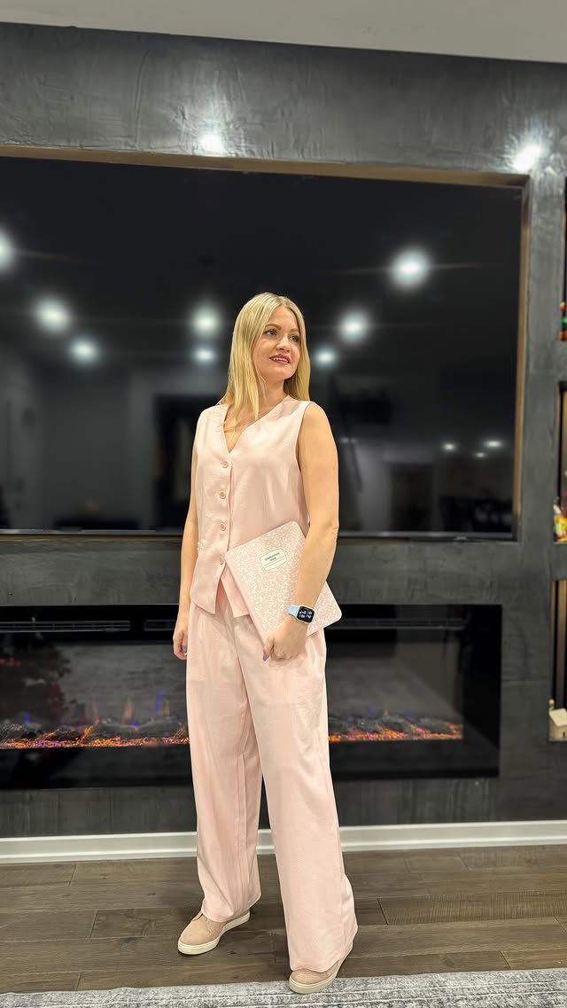 Instagram post by @irynka_bodnar for Merokeety. Caption reads: [...] style 💕 This pink two-piece set from....