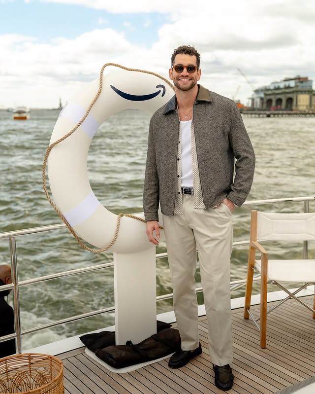 Instagram post by @jessesols for Amazon Fashion. Caption reads: [...] Prix. Check out my full look on....