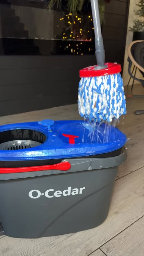 Instagram post by @carmenknox_ for O-Cedar. Caption reads: Nothing like some clean floors ✨🫧💫 @ocedarclean....