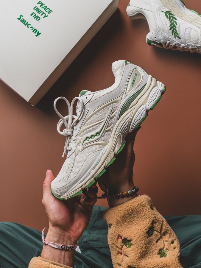 Instagram post by @ad__sneaks for Saucony. Caption reads: It’s all in the details. 🕊️

These....