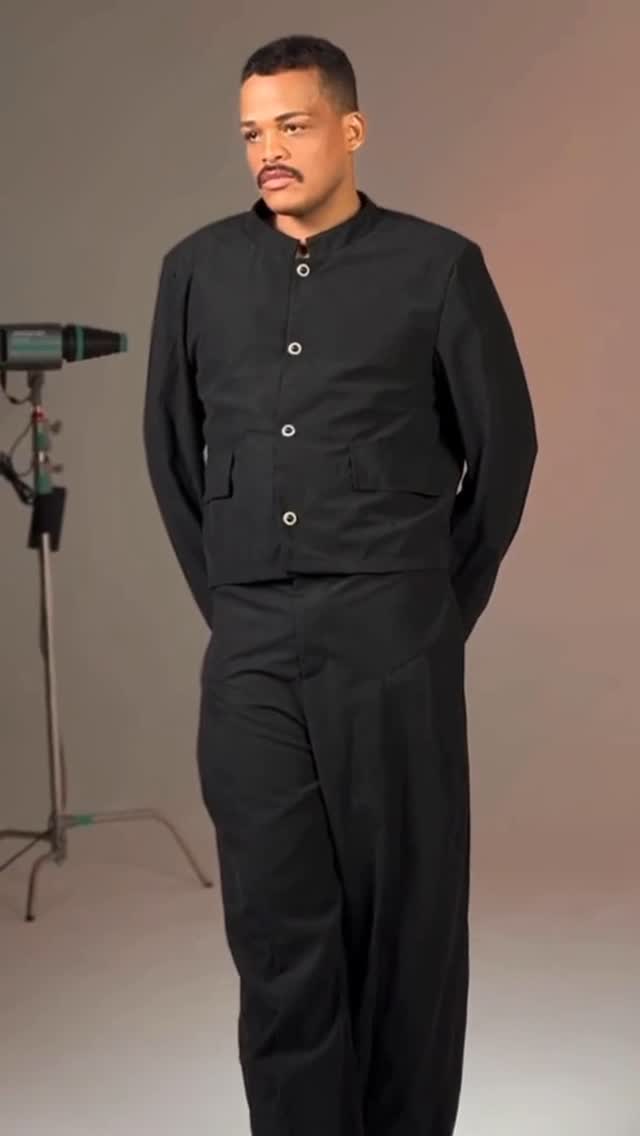 Instagram post by @rafaelbittencourtz for Incerunmen. Caption reads: @incerunmenshop is international ! 
.
.
.
#moda....