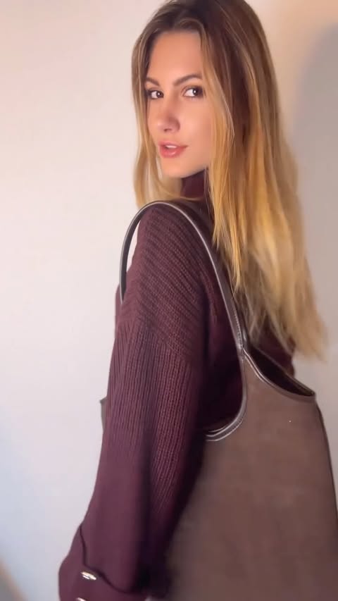 Instagram post by @loewemaedchen_mme for Cider. Caption reads: [...] think? 🤙🏼🫶🏼

.
.

👇🏼👇🏼👇🏼

Full....