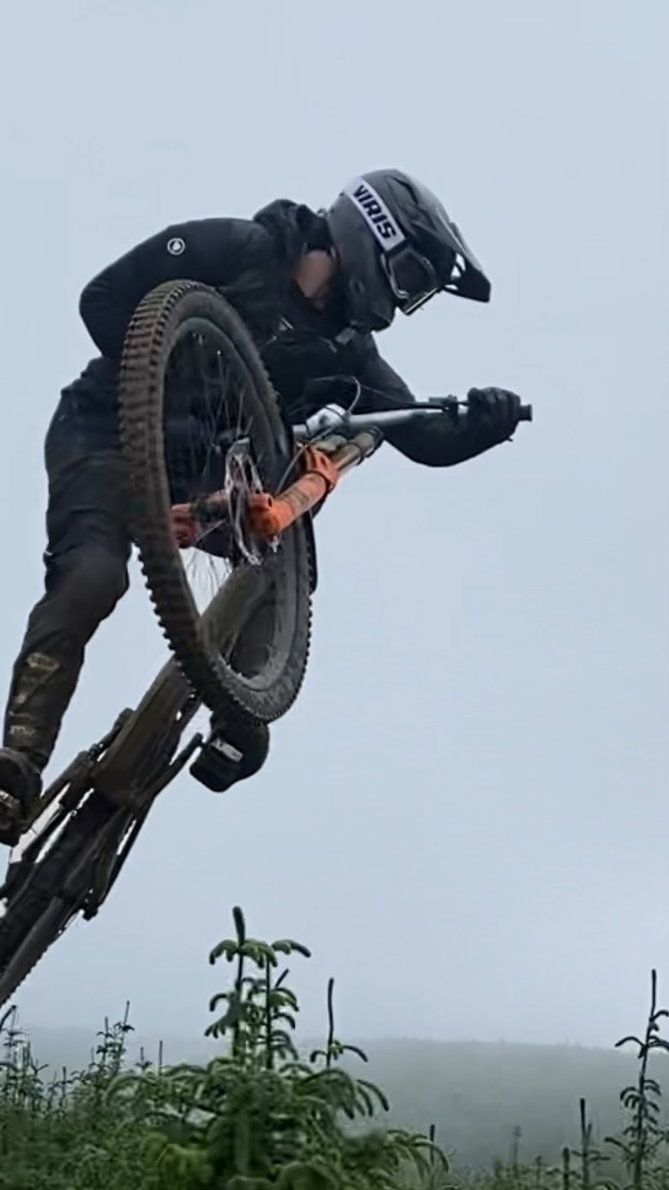 Instagram post by @trailrippers for GT Bicycles. Caption reads: [...] VC @noah_bry08 • • • Supported by:....