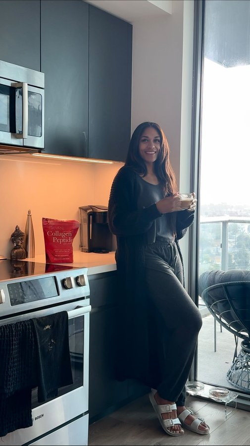 Instagram post by @thechristinrachelle for Truvani. Caption reads: How do you start your mornings? 🌥️🤍 @truvani....