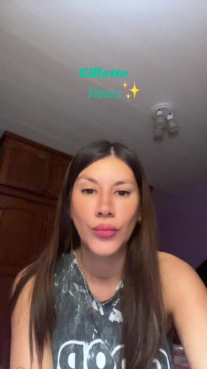 TikTok post by @velazquez_analiaa for ForMe Tips. Caption reads: #gillettevenusfm #gillettevenus....