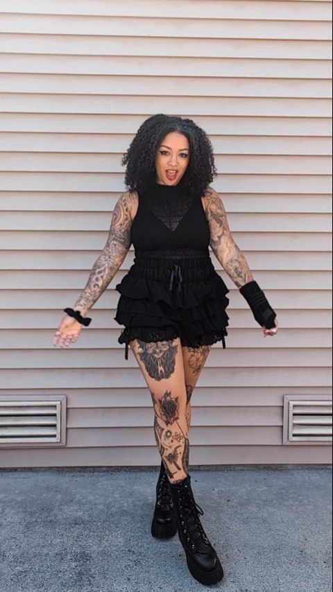 Instagram post by @heyitsjessiek for Foxblood. Caption reads: [...] with a side of fluffy butt gifted by....