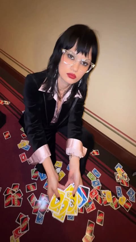 Instagram post by @emmaxwinder for Unobravo. Caption reads: The night things got wild at the British fashion....