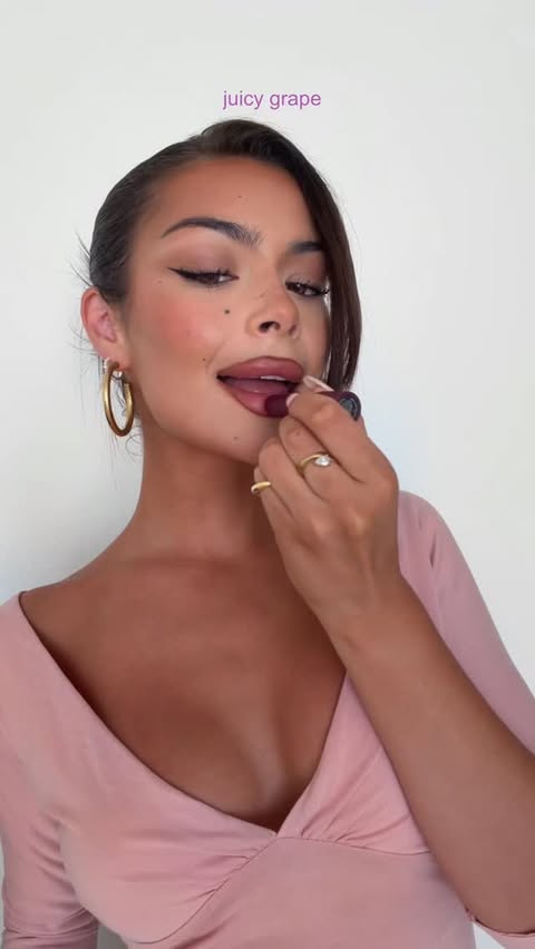 Instagram post by @oliviaphillipps for Nude by Nature. Caption reads: [...] the BOLD new lacquer lip serums by....
