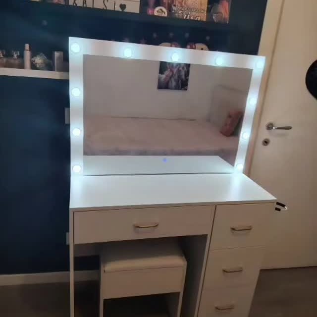Instagram post by @erisa.fashion_ for YITAHOME. Caption reads: YITAHOME Vanity desk with Mirror.
Charging....