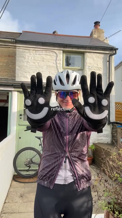 Instagram post by @sophiehellyer for SunGod. Caption reads: Smiles for miles 😆 Comment “GLOVES” for a link,....