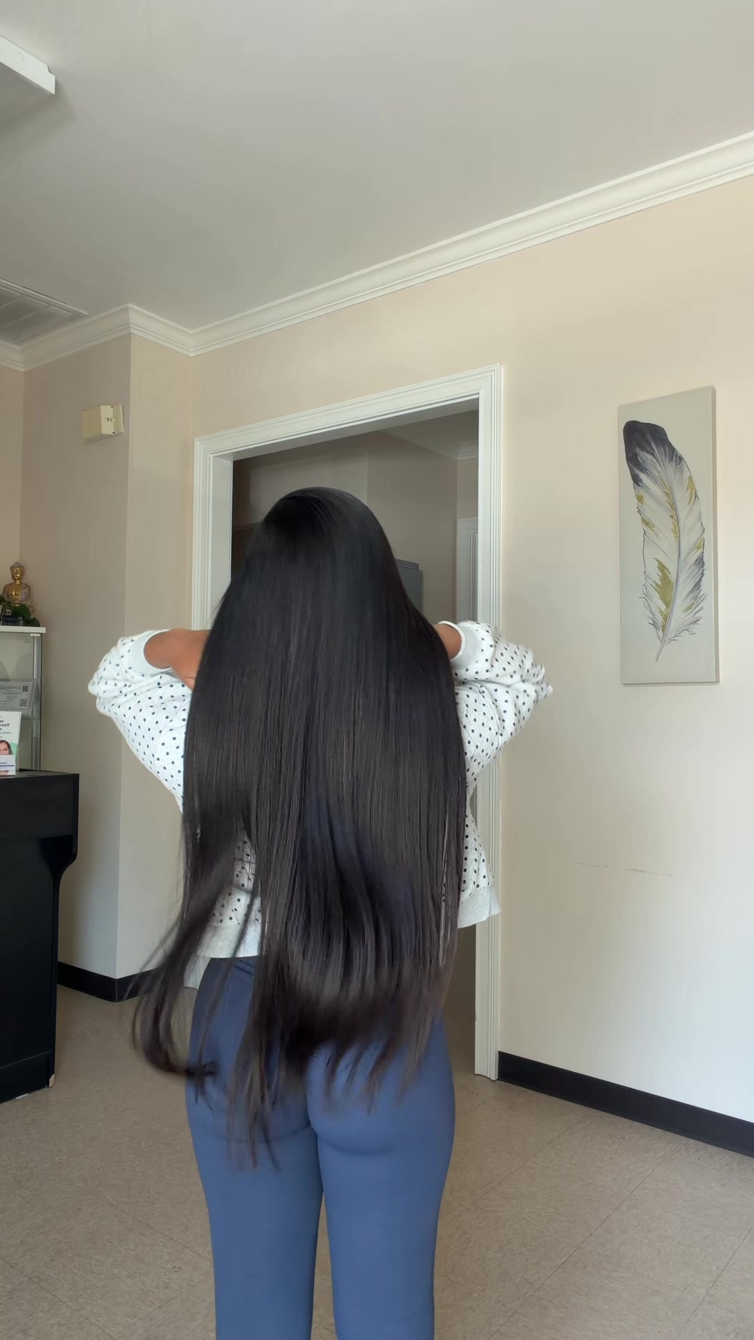TikTok post by @acherishamoni for Le Beauté. Caption reads: [...] I used 26,26,30,30 straight bundles 🫧....