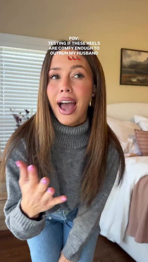 Instagram post by @cecilybauchmann for Cosyisland. Caption reads: I really sprinted in those heels & they are....