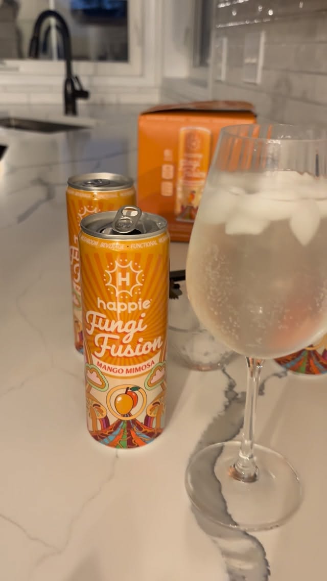 Instagram post by @simahanushchak_ugc for Stack Influence. Caption reads: @drinkhappie @stackinfluence #happie....