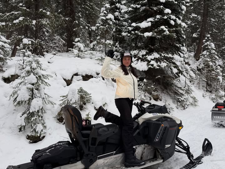 Instagram post by @hannahmeloche for Hunter Boots. Caption reads: My kinda day!! @hunterboots #partner.