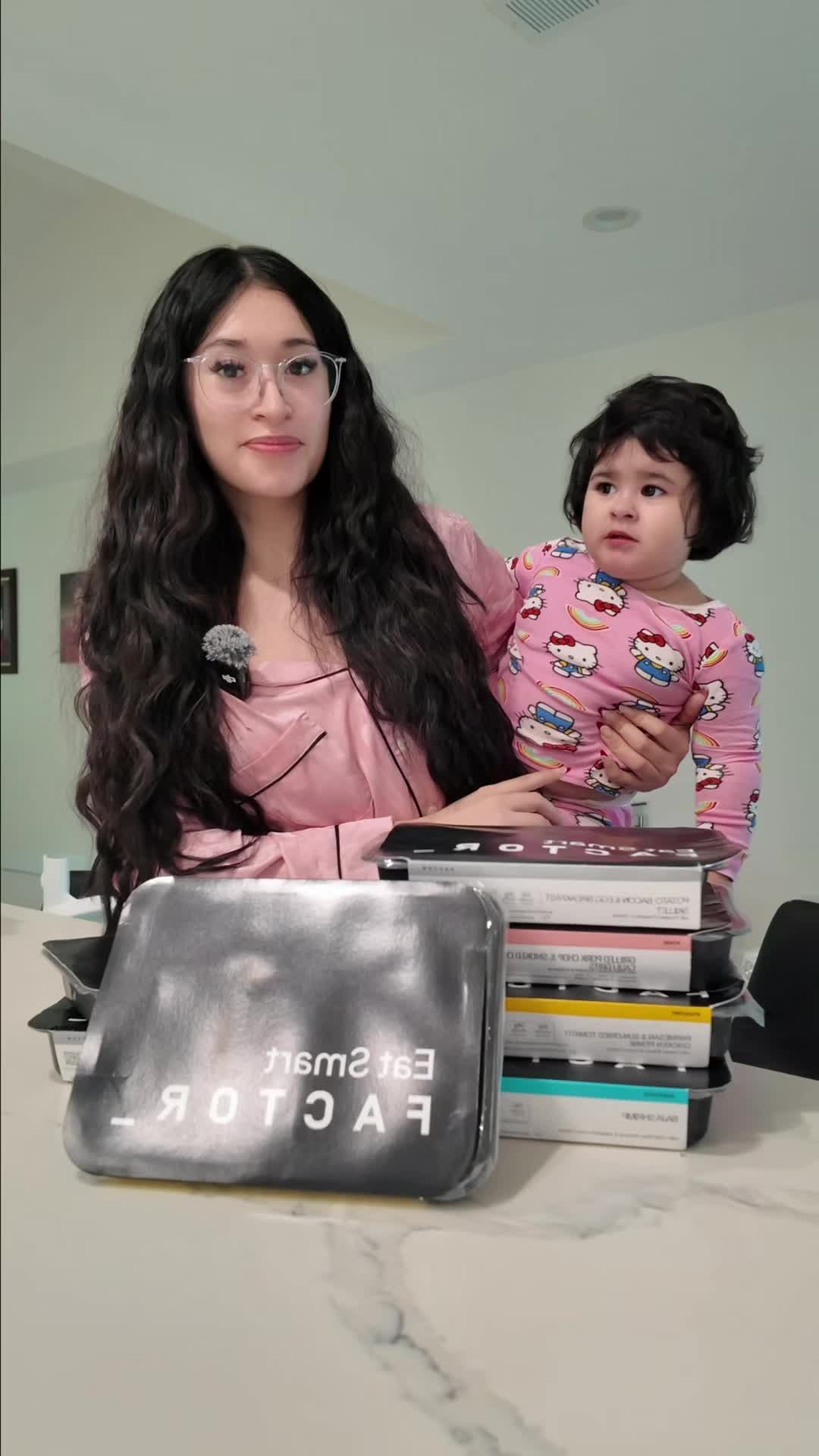 TikTok post by @jaackiecalderon for Factor_. Caption reads: factor meals are my fav!! 🤍 use my LINK IN BIO....