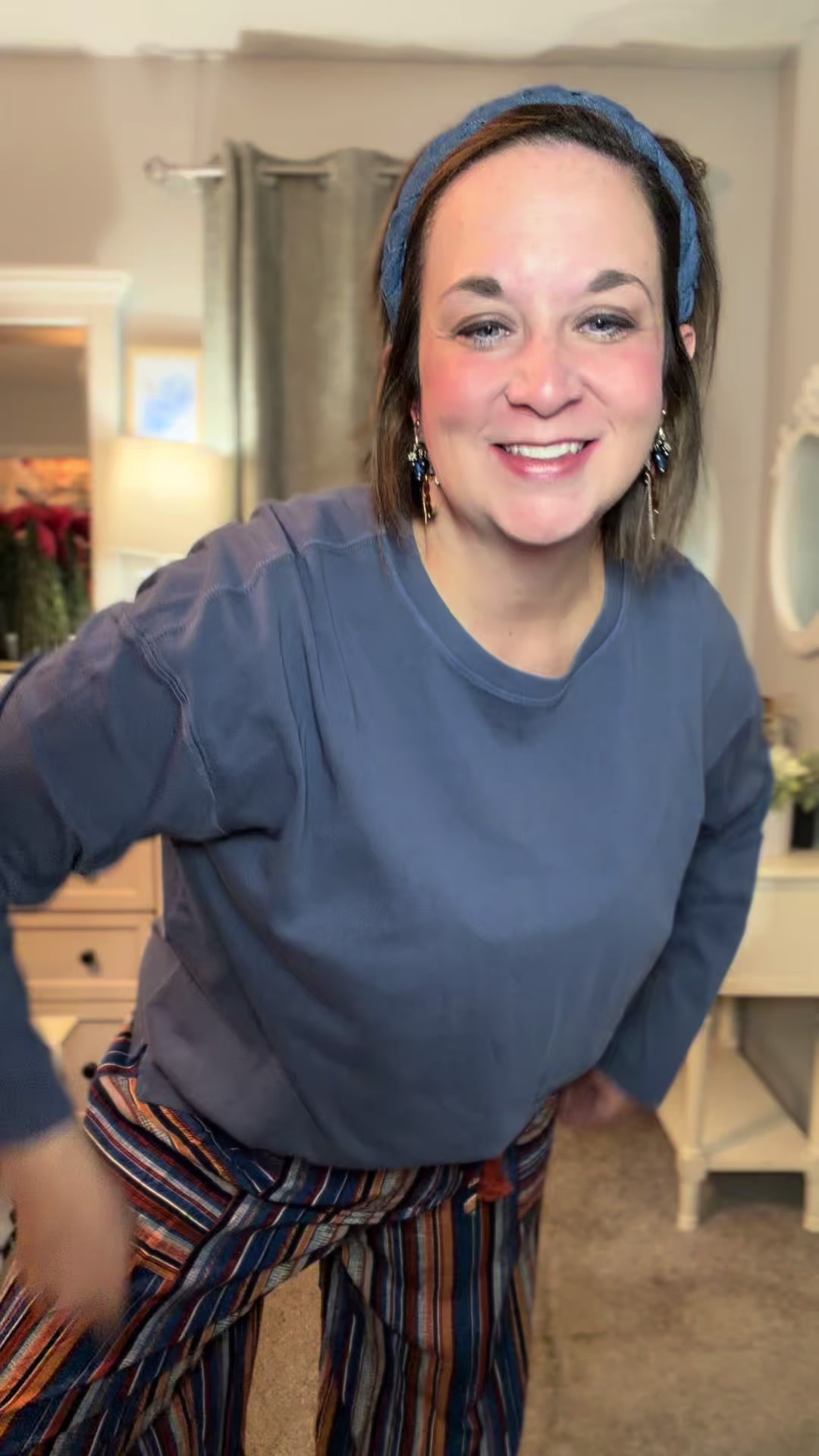 TikTok post by @styleshopsarahc for BloomChic. Caption reads: [...] #fallfashion #fashiontiktok....