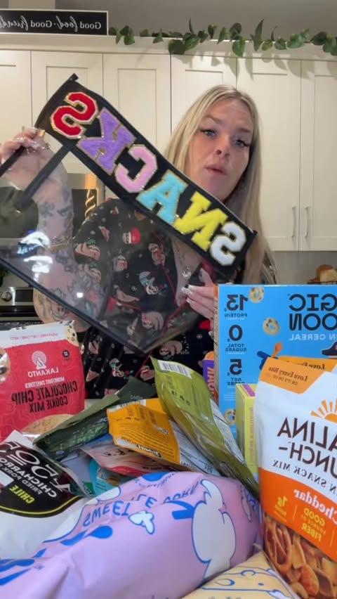 Instagram post by @itsmamacookie for Thrive Market. Caption reads: Snack restock haul 🖤 30% off your first order + a....