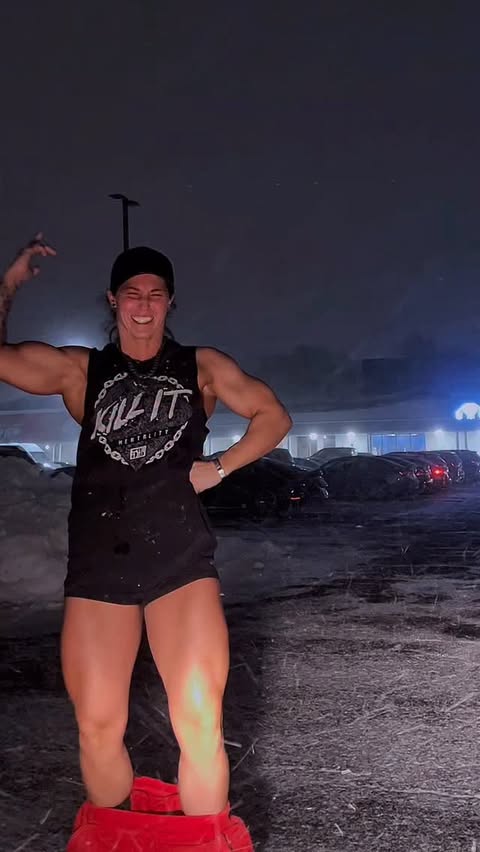 Instagram post by @emma_nent for 5% Nutrition. Caption reads: The gym was packed so here I am braving the storm....