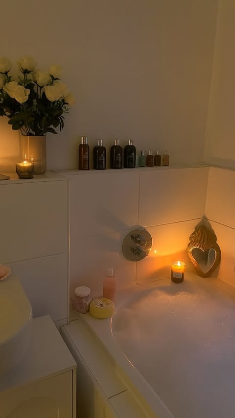 Instagram post by @jessjesscraig for Pink Vanilla. Caption reads: ITS PARTY SEASON ✨⭐️🖤 

@pinkvanillaofficial....