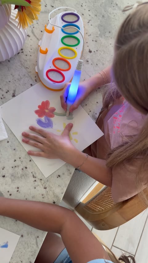 Instagram post by @its.lauren.hunt for Crayola. Caption reads: [...] one parents will thank you for 👏🏼.....