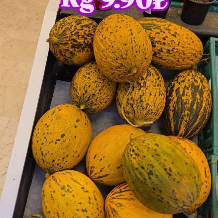 Instagram post by @indirimitakipedenadam for Migros. Caption reads: @migros_tr #@migros #kesfet #kesfetteyiz #kampanya....