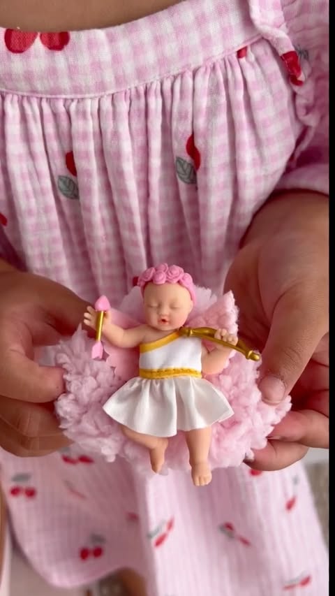 Instagram post by @mason.and.ella for ZURU Toys. Caption reads: The cutest Valentine’s Day gift ❤️❤️❤️ She loves....