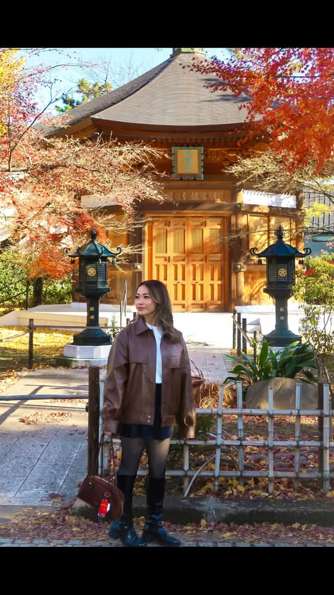 Instagram post by @charisseo_ for THE COMMENSE. Caption reads: my japan wardrobe from @commense.official - coats....