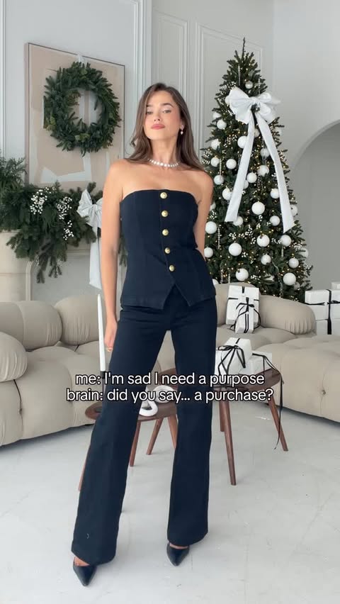 Instagram post by @valerialipovetsky for Paige. Caption reads: [...] me all the solutions.

Top and Pants @paige....