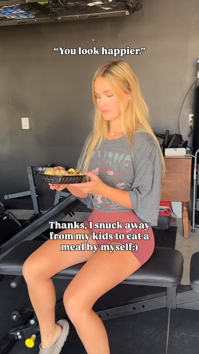 Instagram post by @courtneybisig for FlexPro Meals. Caption reads: These kiddos don’t let me have anything without....