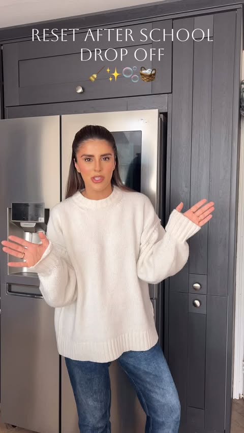 Instagram post by @___irsa___ for SuperSavvyMe. Caption reads: Ad| If there’s a tool to make cleaning the floors....