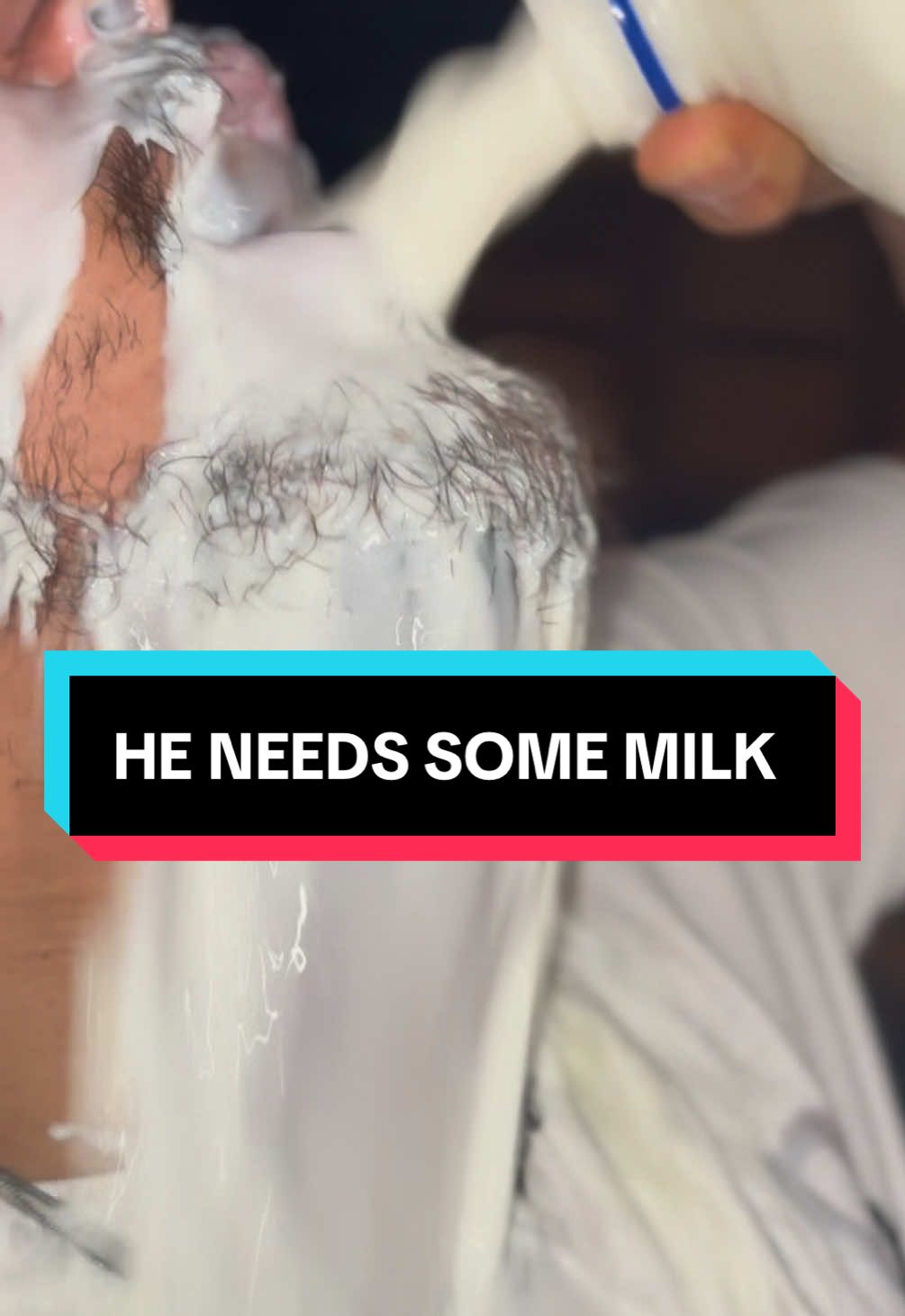 TikTok post by @jakeoutdoorz.smackin for Elijah's Xtreme. Caption reads: [...] 🥵🔥💦 #hothoney #carolinareaper....